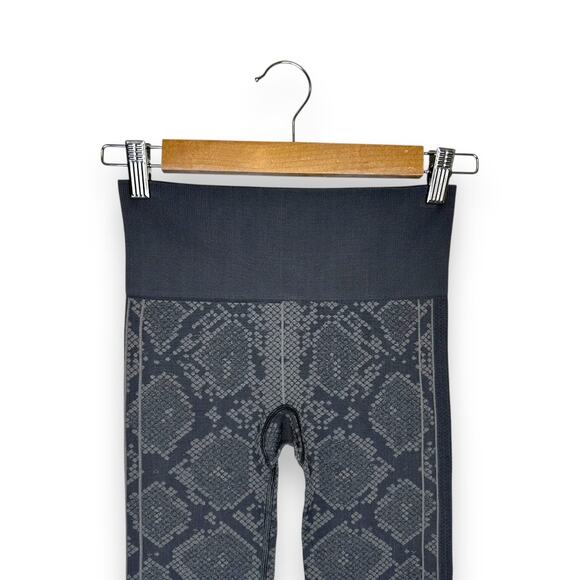 Lululemon Women's Ebb To Street Pant Size 2 Gray Woven Snake W5J77S Seamless - Picture 6 of 10